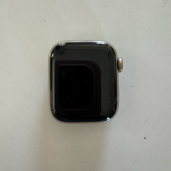 Apple Watch Series 7 - 41mm - Gold (WIFI+GPS) - Picture 3 of 10